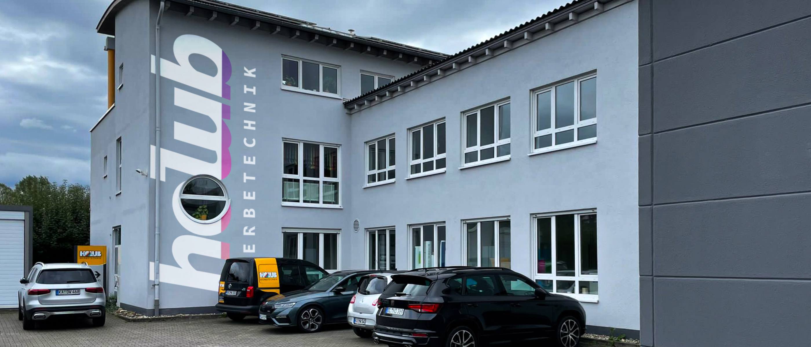 Digitalplakat in Unterführung